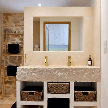 Maison En Pierre Avec Piscine-gorges De L'ardeche