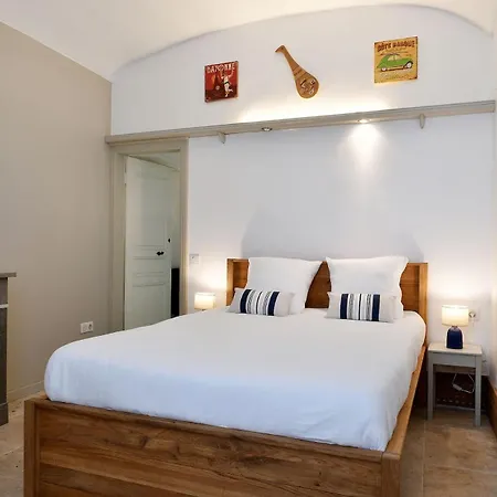 Prázdninový dům Maison En Pierre Avec Piscine-gorges De L'ardeche Saint-Remeze